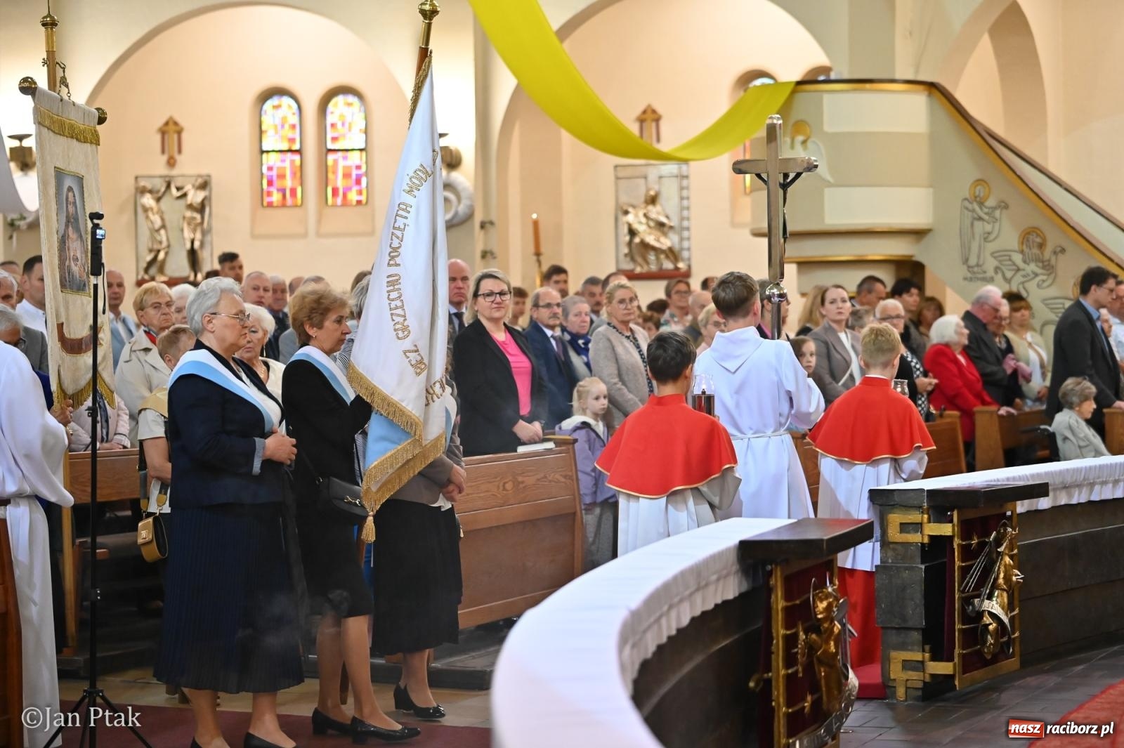 Zdjęcie w galerii na portalu naszraciborz.pl: 60-lecie święceń ks. Bogdana Kicingera. Uroczysta msza św. w kościele NSPJ wiadomości z regionu
