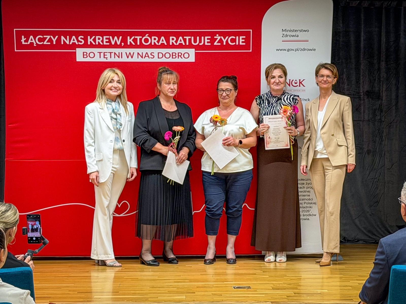 Zdjęcie w galerii na portalu naszraciborz.pl: Zasłużeni krwiodawcy uhonorowani na Zamku Piastowskim w Raciborzu wiadomości z regionu