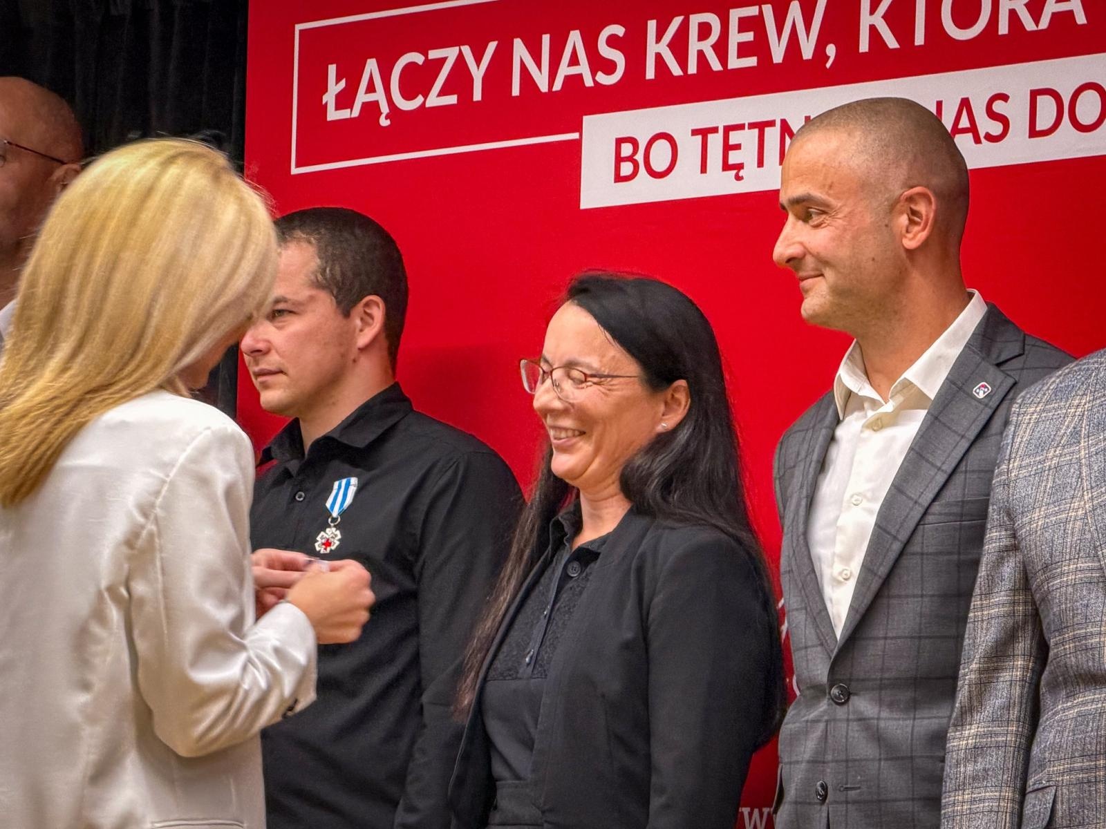 Zdjęcie w galerii na portalu naszraciborz.pl: Zasłużeni krwiodawcy uhonorowani na Zamku Piastowskim w Raciborzu wiadomości z regionu