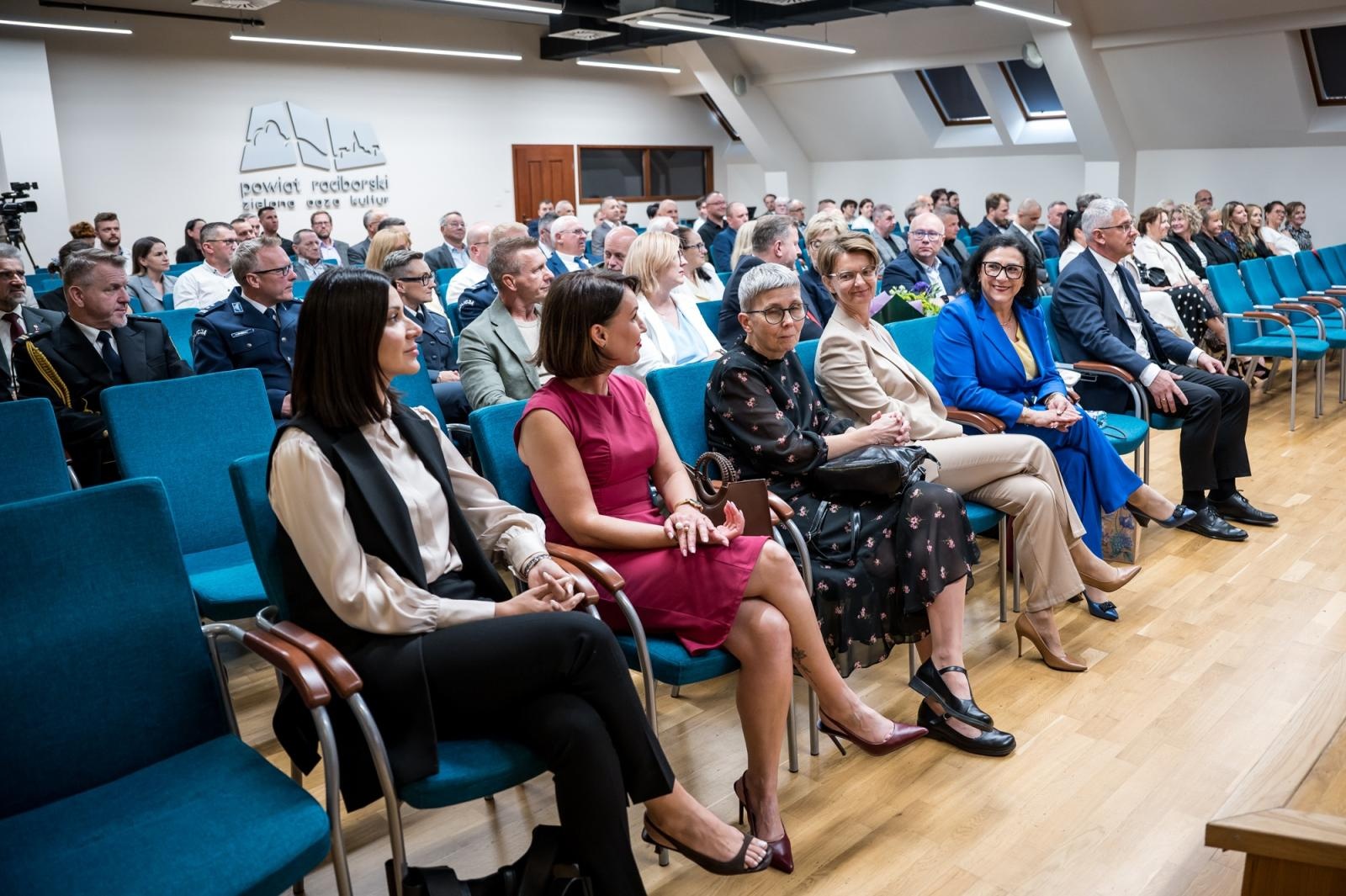 Zdjęcie w galerii na portalu naszraciborz.pl: Zasłużeni krwiodawcy uhonorowani na Zamku Piastowskim w Raciborzu wiadomości z regionu