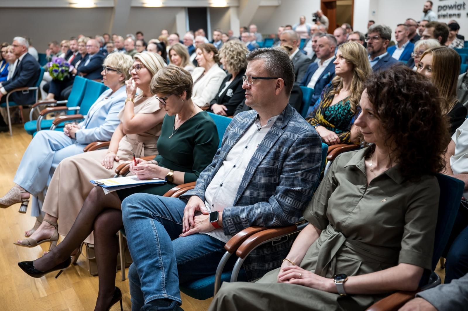 Zdjęcie w galerii na portalu naszraciborz.pl: Zasłużeni krwiodawcy uhonorowani na Zamku Piastowskim w Raciborzu wiadomości z regionu