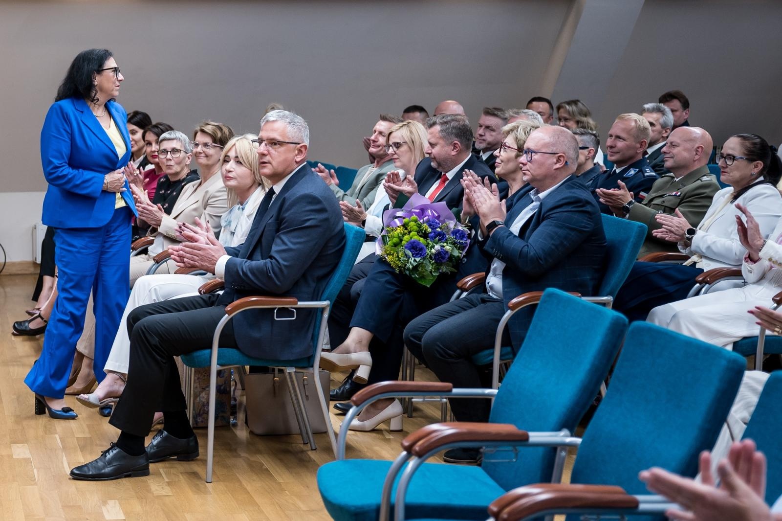 Zdjęcie w galerii na portalu naszraciborz.pl: Zasłużeni krwiodawcy uhonorowani na Zamku Piastowskim w Raciborzu wiadomości z regionu