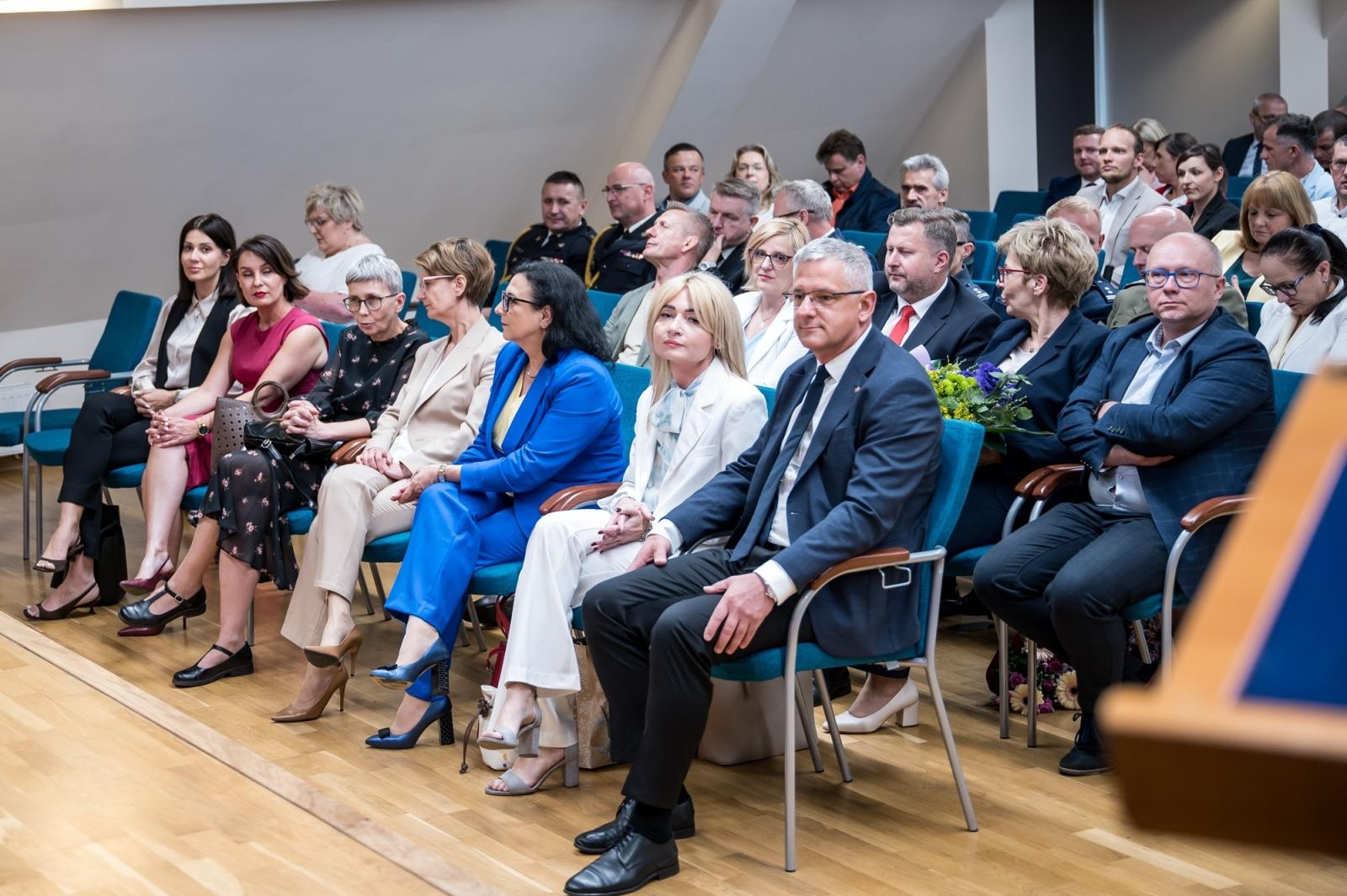 Zdjęcie w galerii na portalu naszraciborz.pl: Zasłużeni krwiodawcy uhonorowani na Zamku Piastowskim w Raciborzu wiadomości z regionu