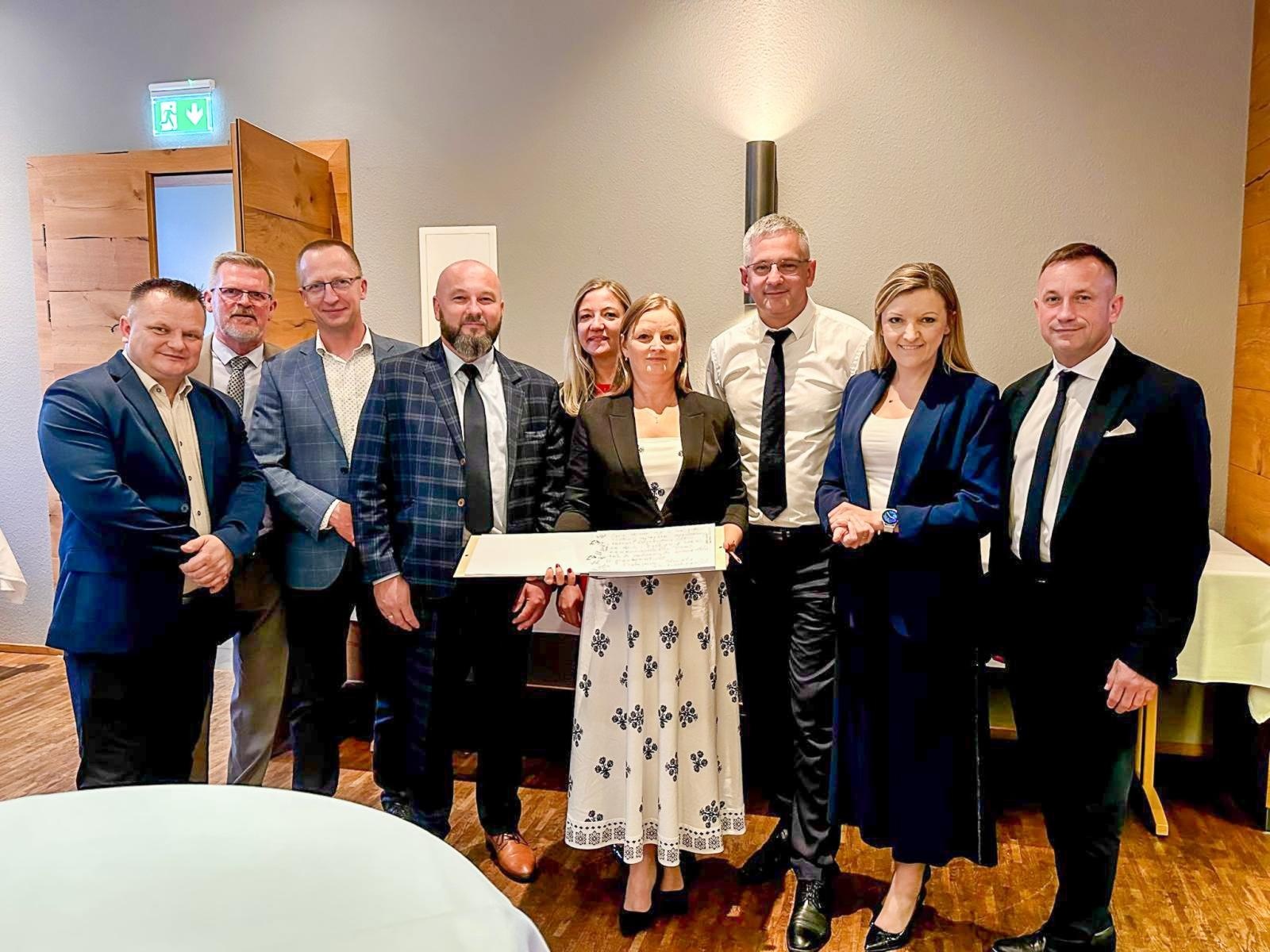 Zdjęcie w galerii na portalu naszraciborz.pl: Delegacja z Powiatu Raciborskiego w Niemczech. 25-lecie partnerstwa z Märkischer Kreis  wiadomości z regionu