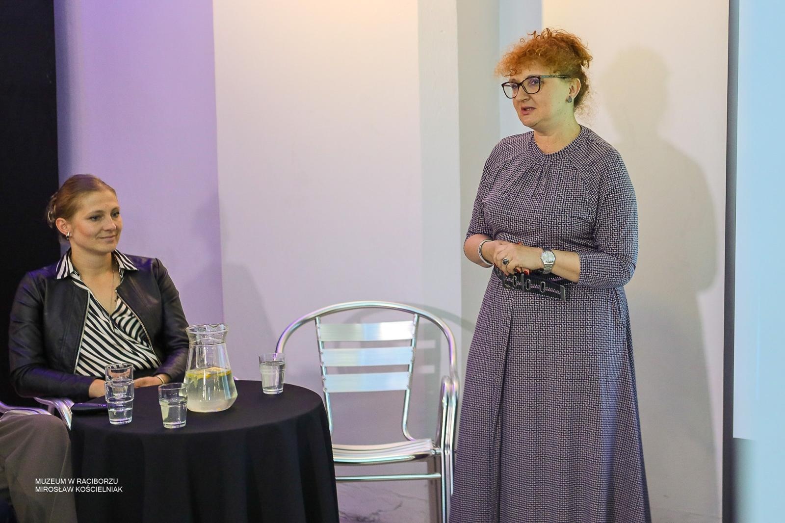 Zdjęcie w galerii na portalu naszraciborz.pl: Średniowieczny mur w RCK udostępniony zwiedzającym. Zakończono konserwację zabytku w dawnym Labiryncie wiadomości z regionu