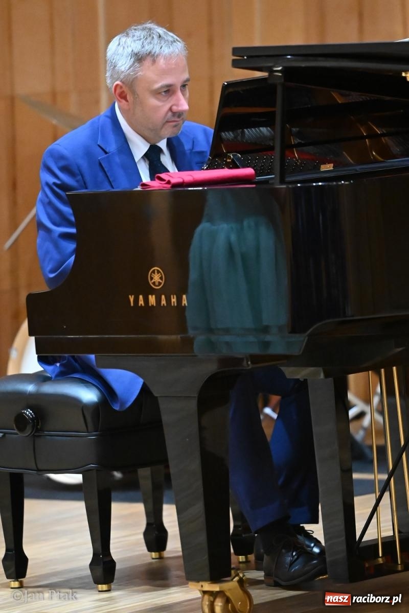 Zdjęcie w galerii na portalu naszraciborz.pl: Letnie muzyczne święto w Raciborzu: koncert letni i absolwentów wiadomości z regionu