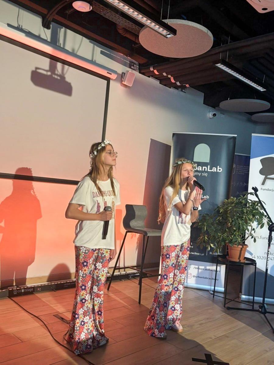 Zdjęcie w galerii na portalu naszraciborz.pl: Muzyczne święto Mamy i Taty w Urban Lab. Koncert Studia ARS wiadomości z regionu