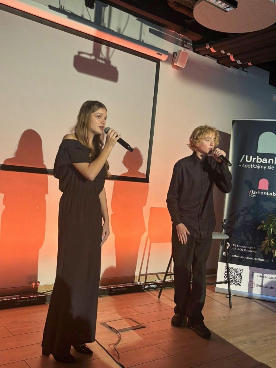 Zdjęcie w galerii na portalu naszraciborz.pl: Muzyczne święto Mamy i Taty w Urban Lab. Koncert Studia ARS wiadomości z regionu