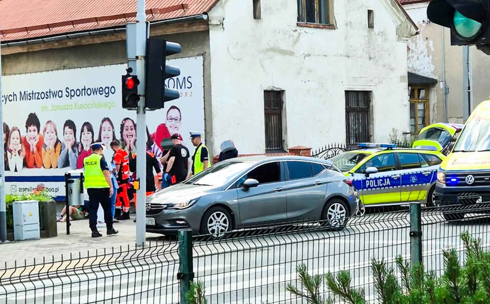Zdjęcie w galerii na portalu naszraciborz.pl: Potrącenie dwóch 8-latków na ulicy Kozielskiej w Raciborzu. Policja wyjaśnia okoliczności zdarzenia [FOTO] wiadomości z regionu