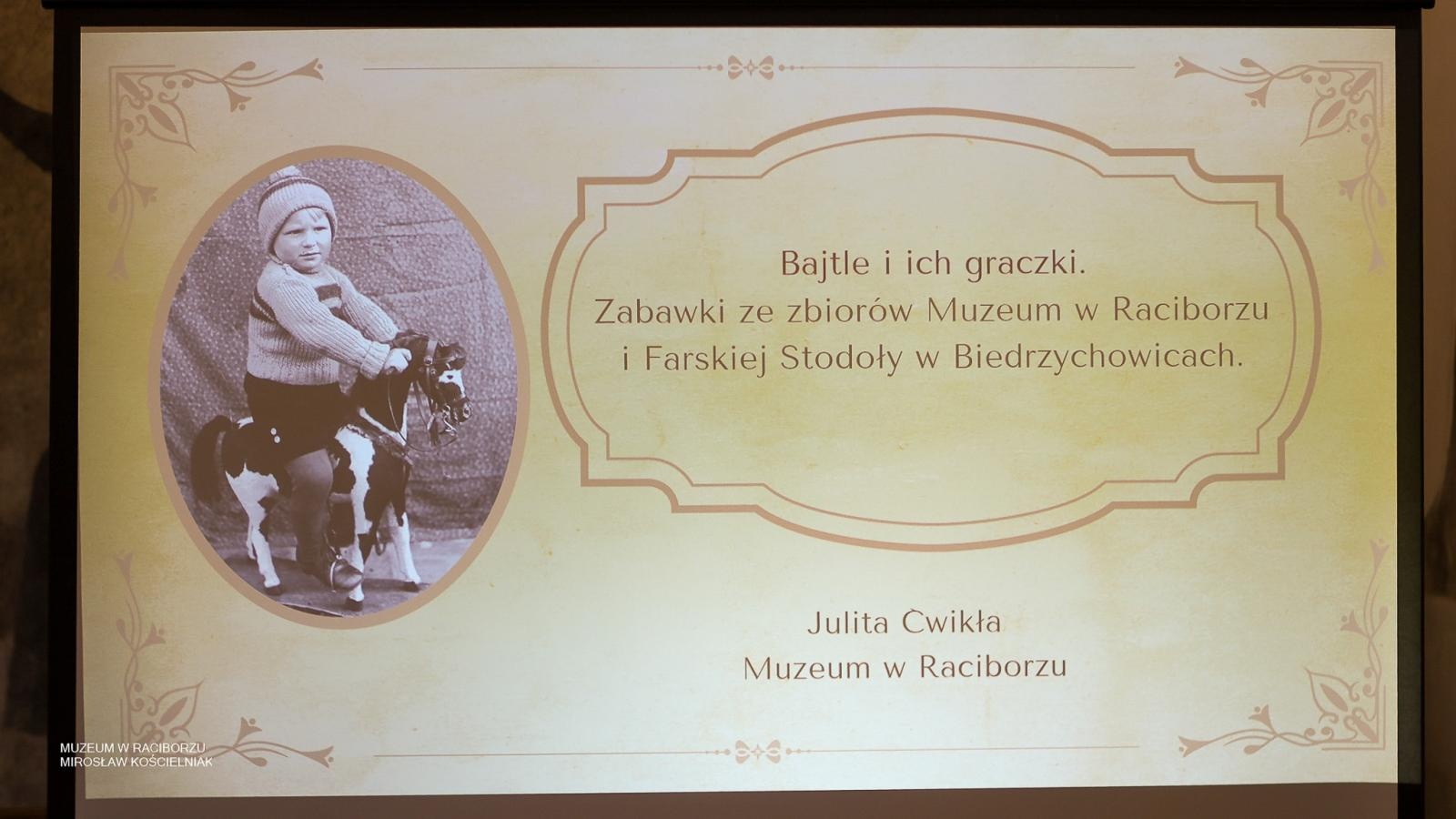 Zdjęcie w galerii na portalu naszraciborz.pl: Bajtle i ich graczki – wystawa o dawnych zabawkach w Muzeum w Raciborzu wiadomości z regionu