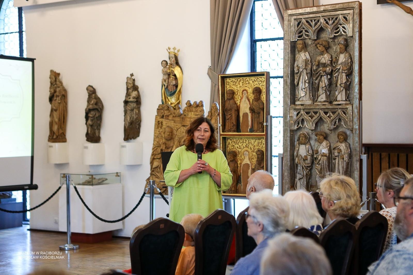 Zdjęcie w galerii na portalu naszraciborz.pl: Bajtle i ich graczki – wystawa o dawnych zabawkach w Muzeum w Raciborzu wiadomości z regionu