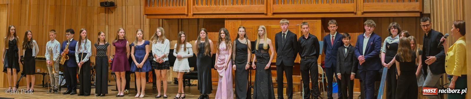 Zdjęcie w galerii na portalu naszraciborz.pl: Muzyczne zwieńczenie nauki: koncert dyplomantów PSM I stopnia w Raciborzu wiadomości z regionu