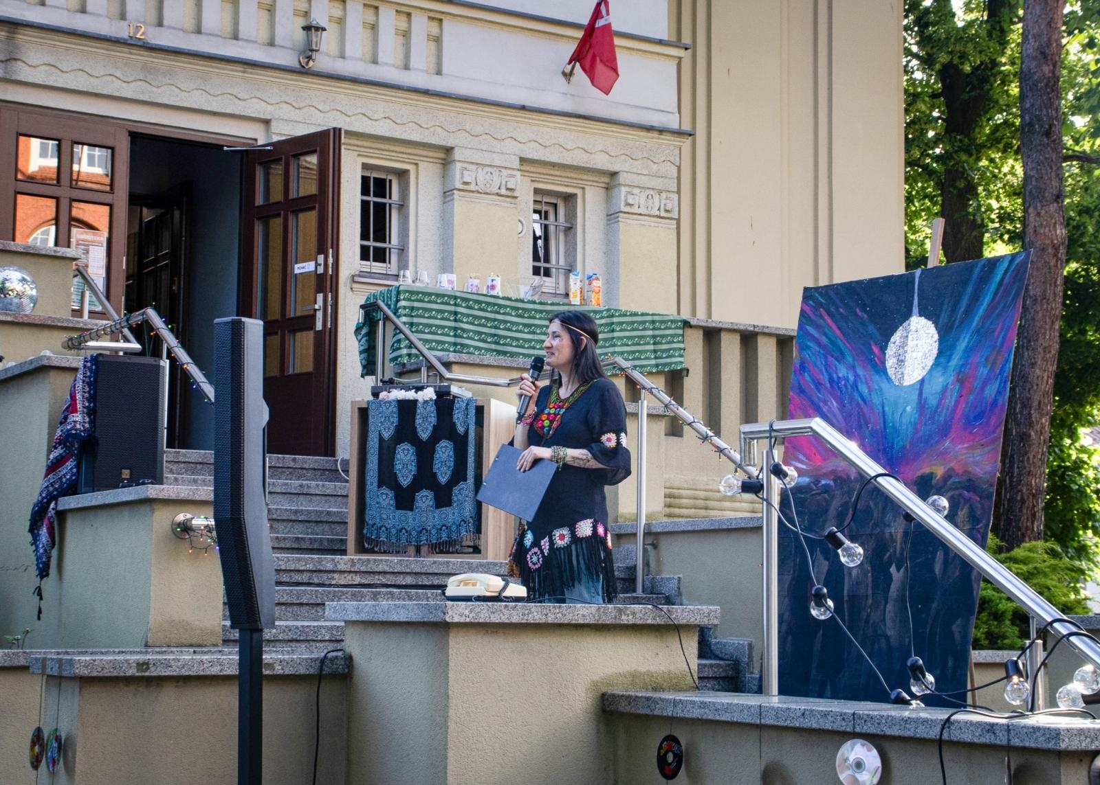 Zdjęcie w galerii na portalu naszraciborz.pl: Szekspir w rytmie disco: Niezwykła premiera uczniów Kasprowicza wiadomości z regionu