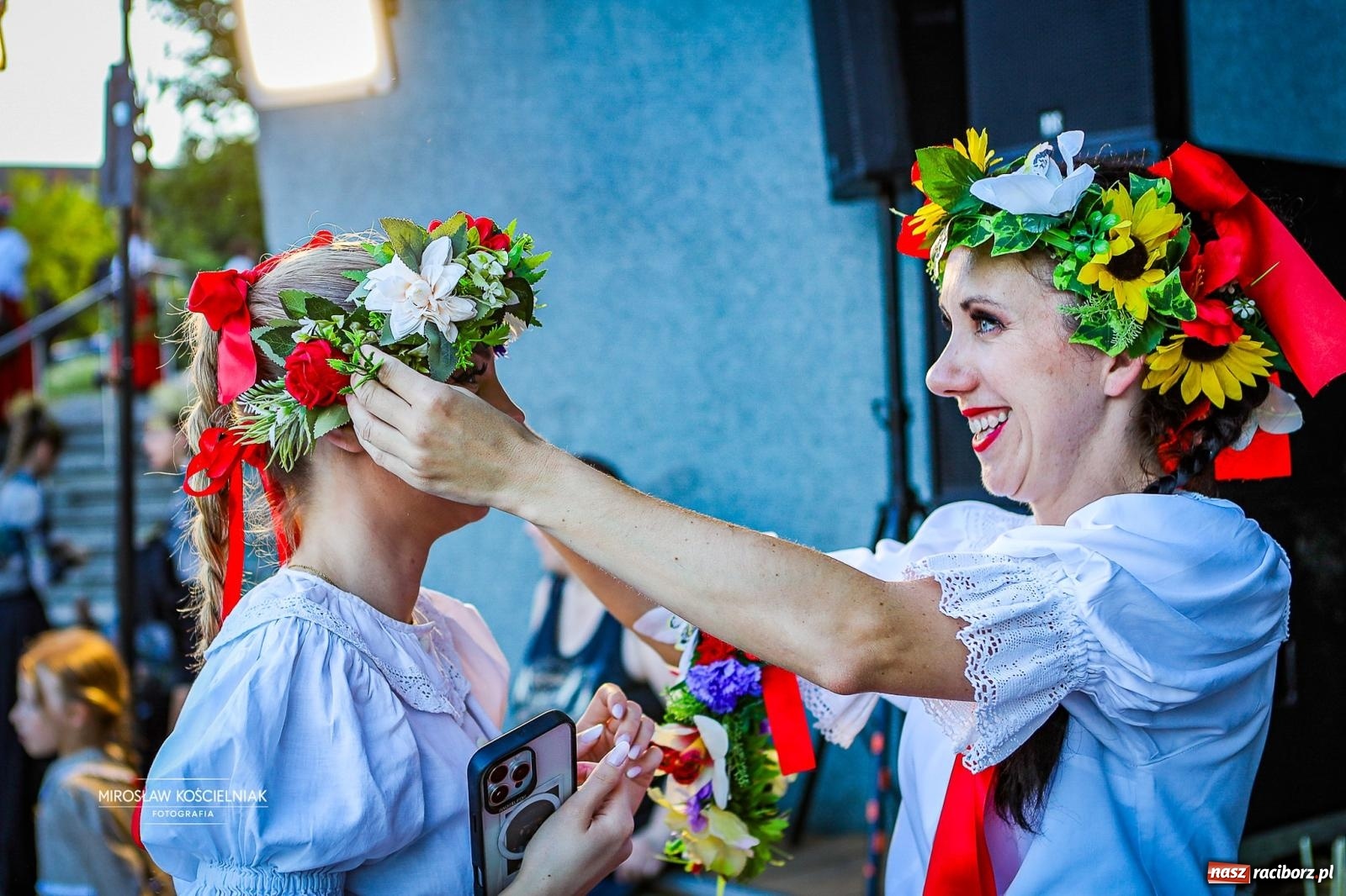 Zdjęcie w galerii na portalu naszraciborz.pl: Raciborska Noc Świętojańska ponownie przyciągnęła mieszkańców do Parku Roth wiadomości z regionu