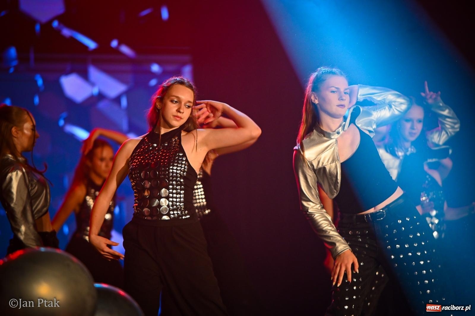 Zdjęcie w galerii na portalu naszraciborz.pl: XV Gala Zespołu Tanecznego SKAZA rozpoczęta. Pierwsza odsłona za nami [FOTO i WIDEO] wiadomości z regionu