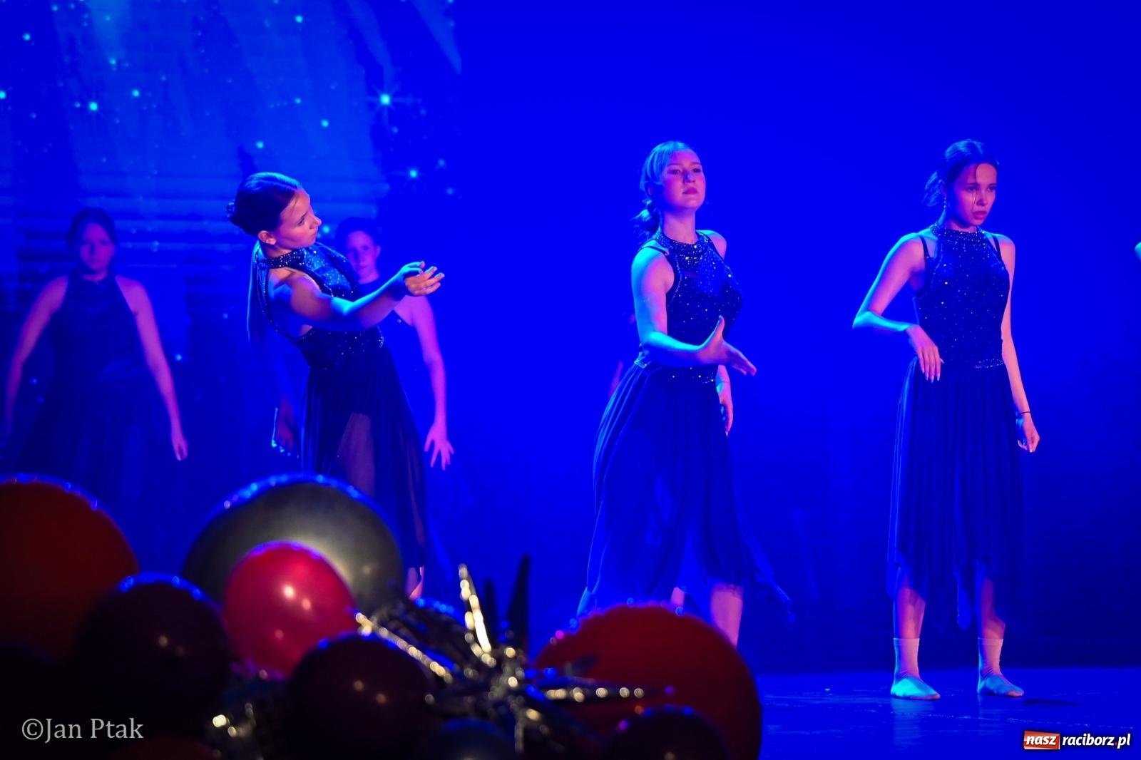 Zdjęcie w galerii na portalu naszraciborz.pl: XV Gala Zespołu Tanecznego SKAZA rozpoczęta. Pierwsza odsłona za nami [FOTO i WIDEO] wiadomości z regionu