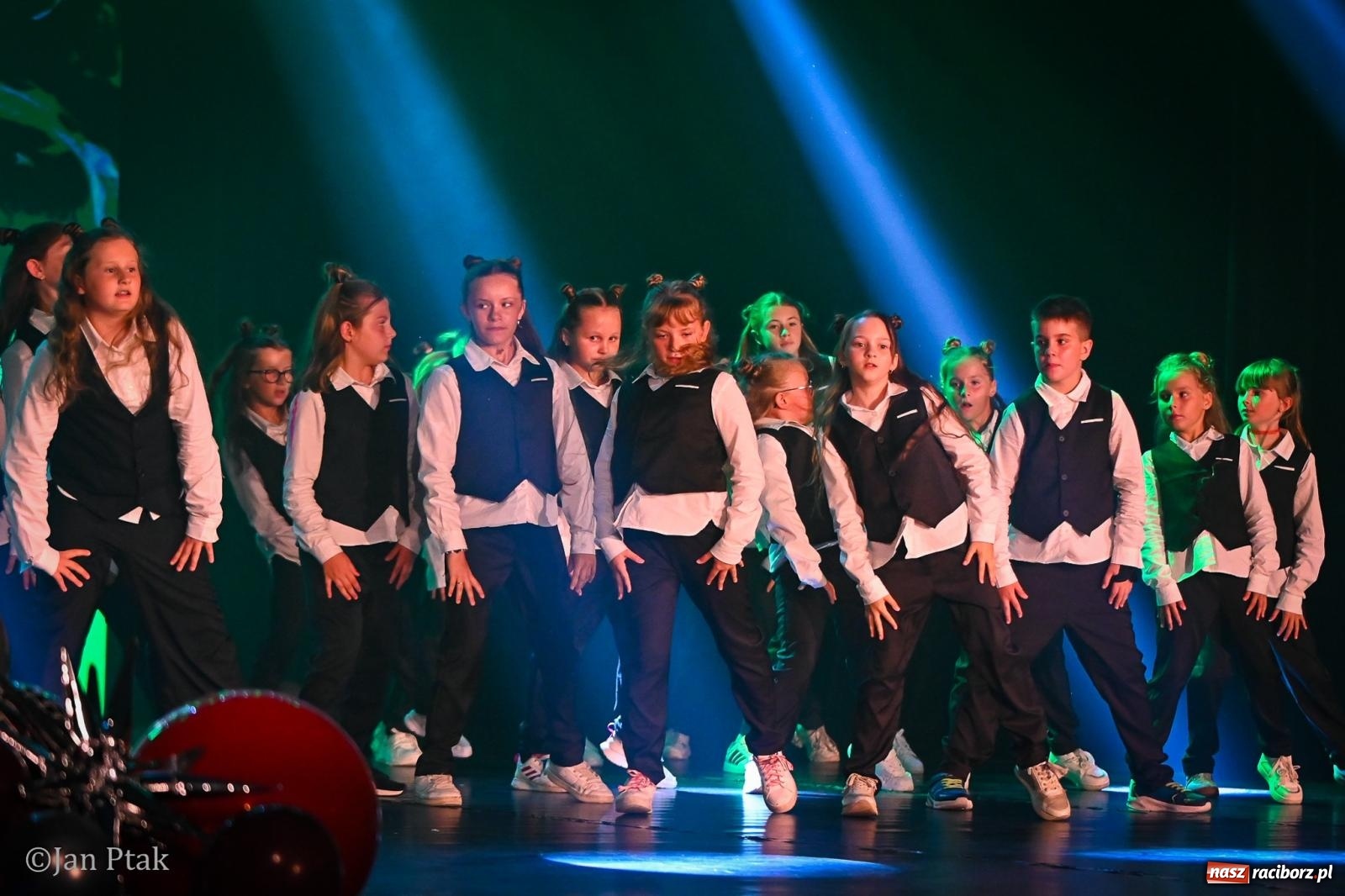 Zdjęcie w galerii na portalu naszraciborz.pl: XV Gala Zespołu Tanecznego SKAZA rozpoczęta. Pierwsza odsłona za nami [FOTO i WIDEO] wiadomości z regionu