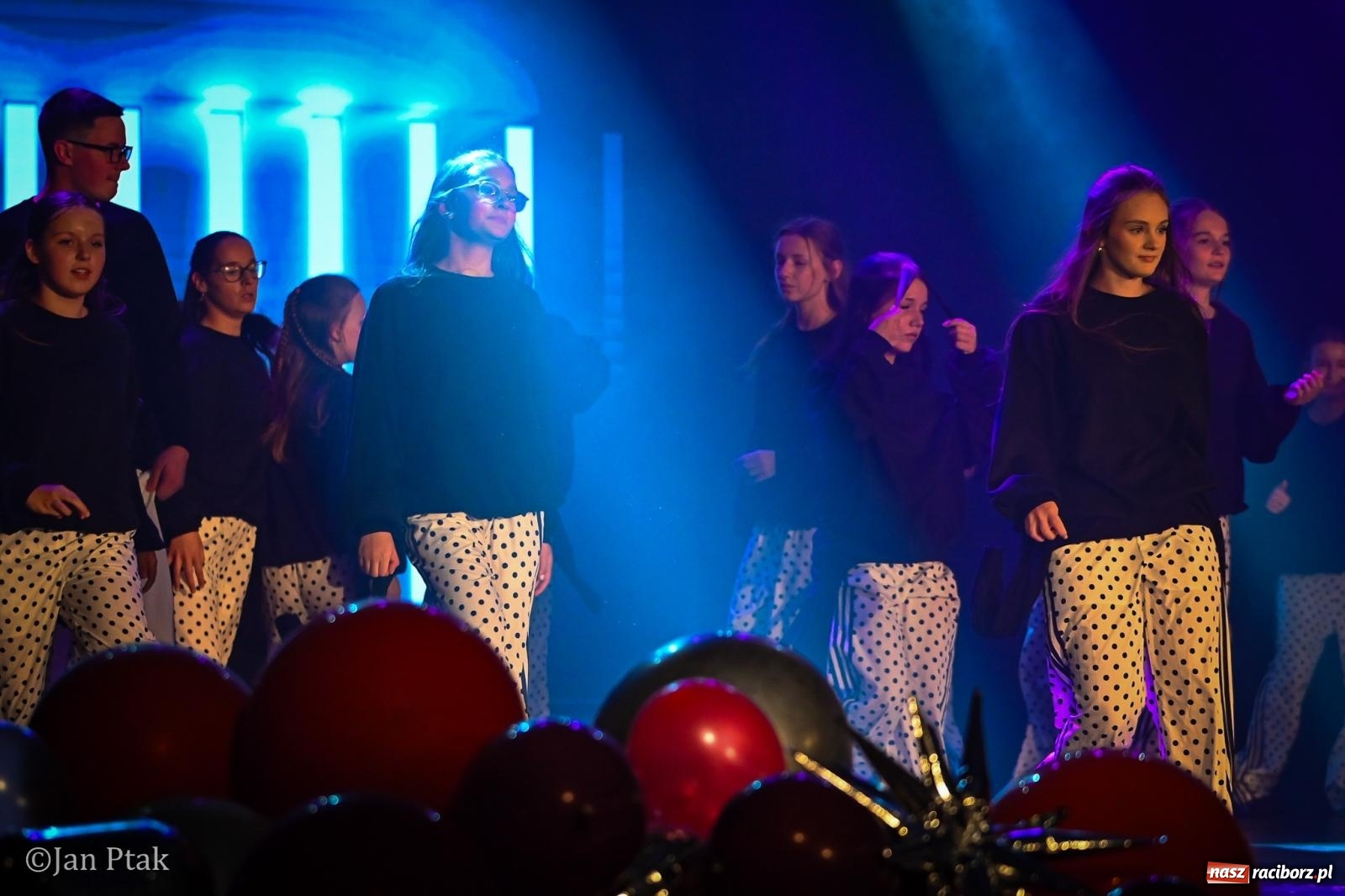 Zdjęcie w galerii na portalu naszraciborz.pl: XV Gala Zespołu Tanecznego SKAZA rozpoczęta. Pierwsza odsłona za nami [FOTO i WIDEO] wiadomości z regionu