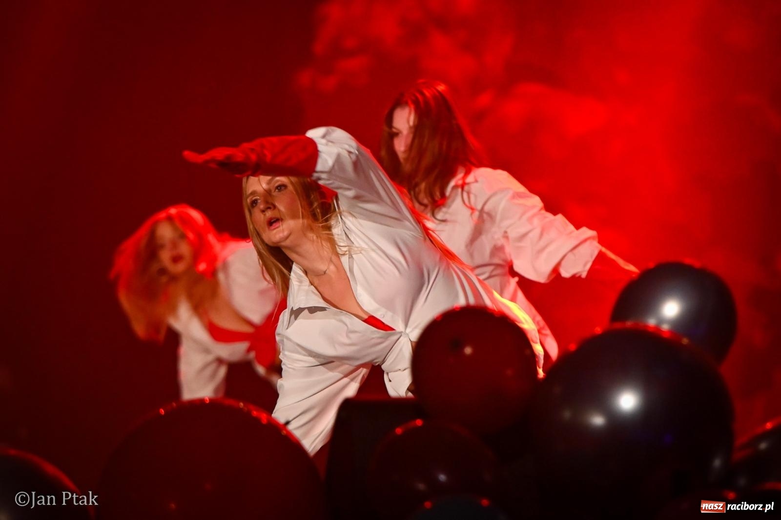 Zdjęcie w galerii na portalu naszraciborz.pl: XV Gala Zespołu Tanecznego SKAZA rozpoczęta. Pierwsza odsłona za nami [FOTO i WIDEO] wiadomości z regionu