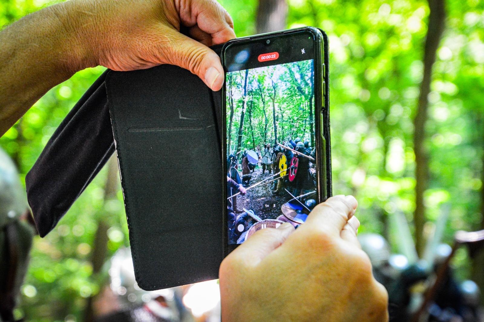 Zdjęcie w galerii na portalu naszraciborz.pl: Średniowiecze ożyło w Raciborzu! Wielka bitwa wojów i klimat dawnych wieków w Arboretum [FOTO i WIDEO] wiadomości z regionu