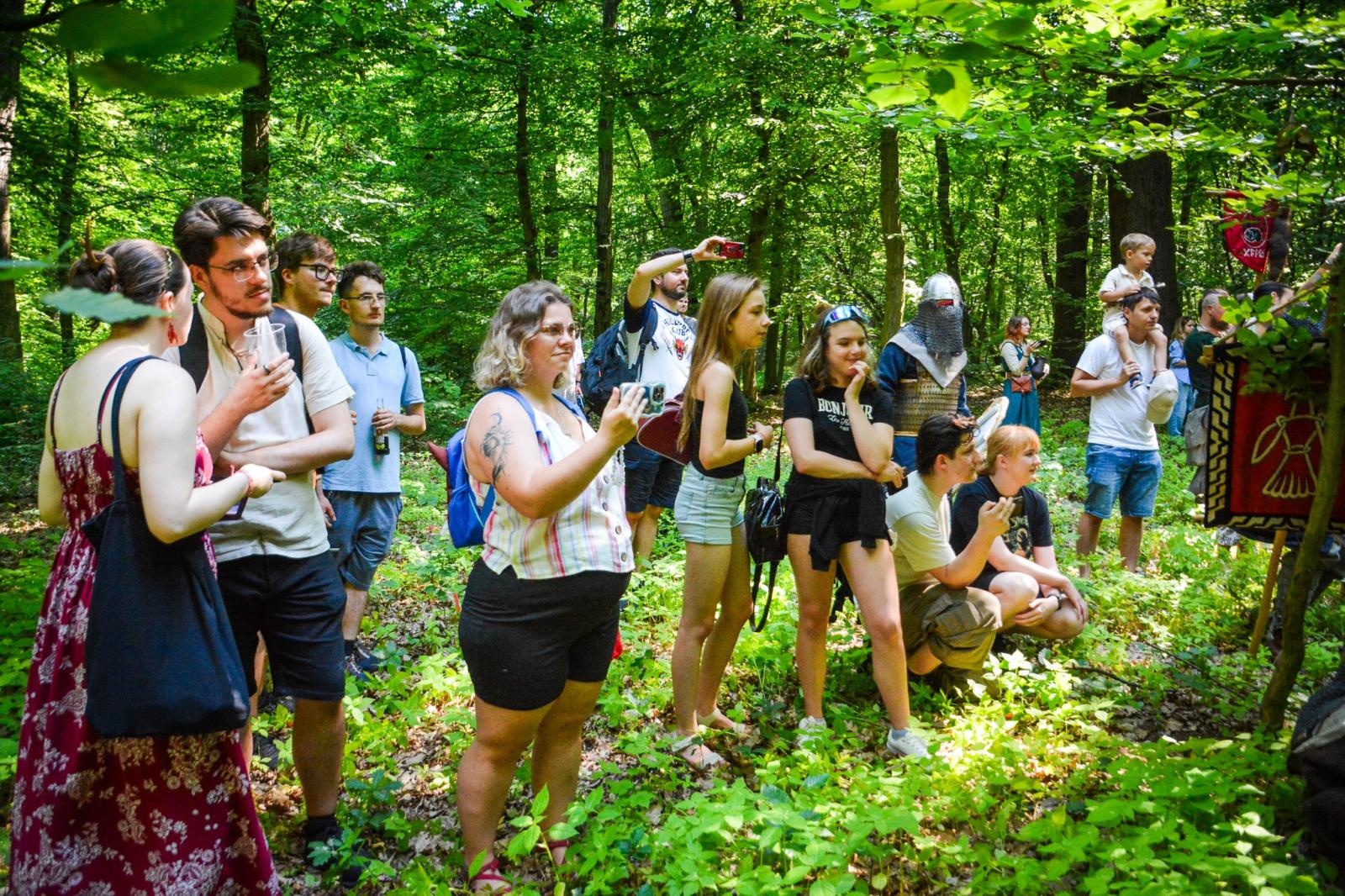 Zdjęcie w galerii na portalu naszraciborz.pl: Średniowiecze ożyło w Raciborzu! Wielka bitwa wojów i klimat dawnych wieków w Arboretum [FOTO i WIDEO] wiadomości z regionu