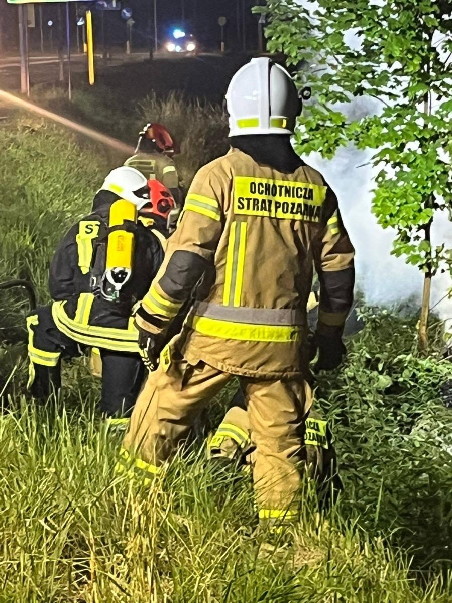 Zdjęcie w galerii na portalu naszraciborz.pl: Seria alarmów tlenku węgla i dwa pożary samochodów. Pracowita doba strażaków w powiecie raciborskim wiadomości z regionu