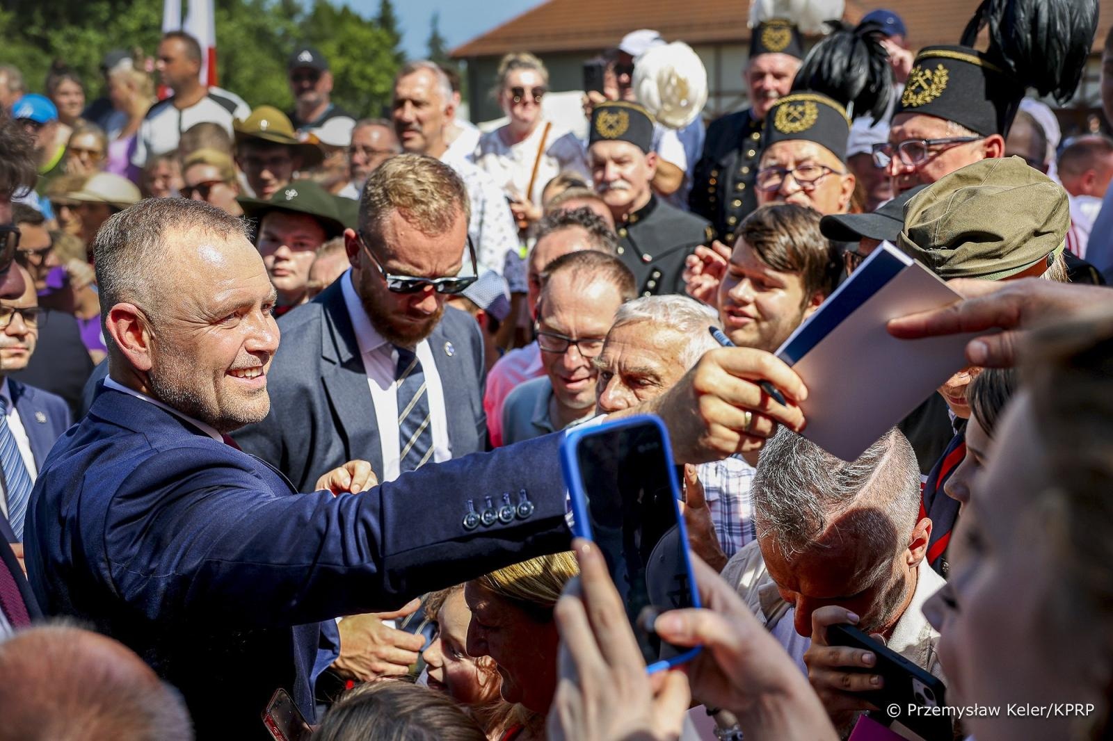 Zdjęcie w galerii na portalu naszraciborz.pl: Narodowy Dzień Powstań Śląskich. Prezydent Karol Nawrocki w gm. Lubomia wiadomości z regionu