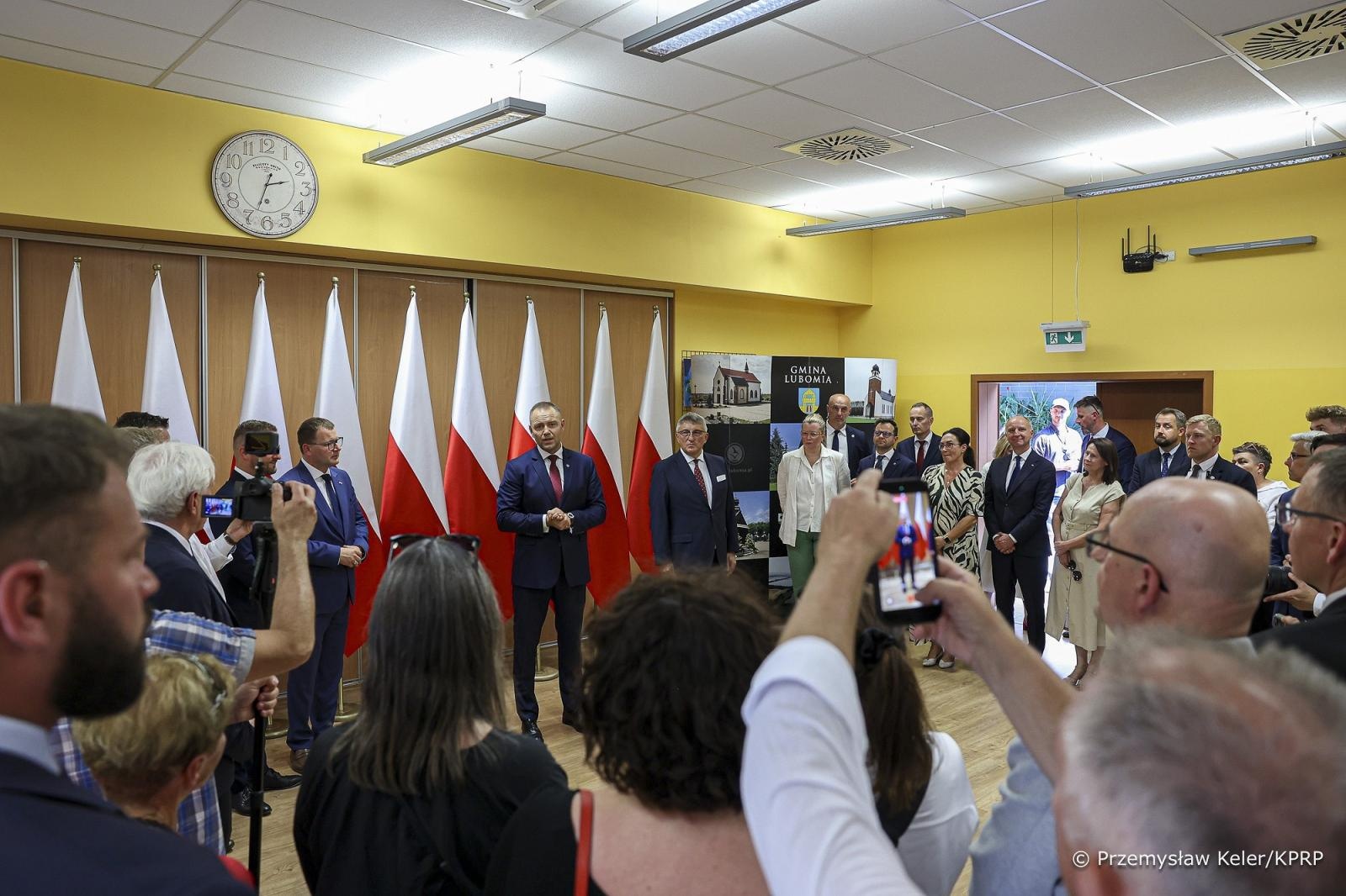 Zdjęcie w galerii na portalu naszraciborz.pl: Narodowy Dzień Powstań Śląskich. Prezydent Karol Nawrocki w gm. Lubomia wiadomości z regionu