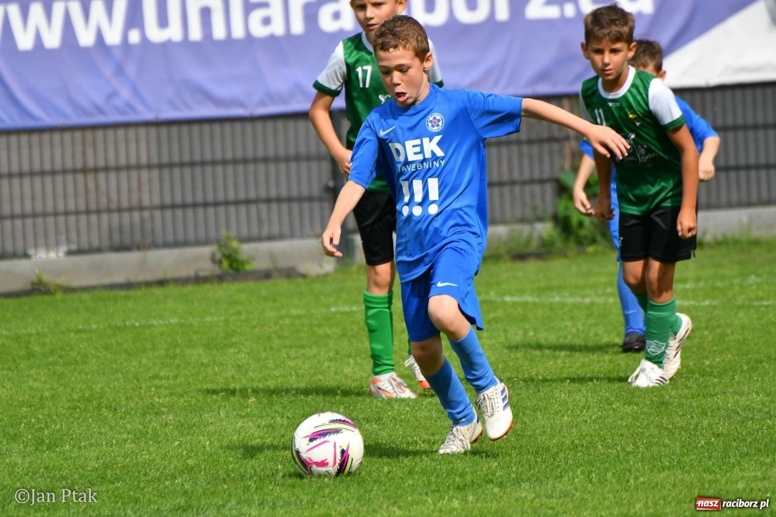 Zdjęcie w galerii na portalu naszraciborz.pl: Młody Widzew bezkonkurencyjny w Raciborzu. Zwyciężył w międzynarodowym V4Cup [FOTO] wiadomości z regionu