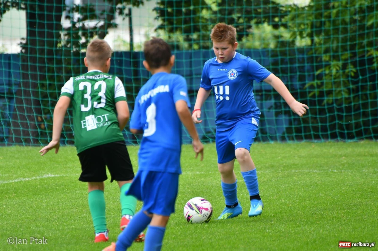 Zdjęcie w galerii na portalu naszraciborz.pl: Młody Widzew bezkonkurencyjny w Raciborzu. Zwyciężył w międzynarodowym V4Cup [FOTO] wiadomości z regionu