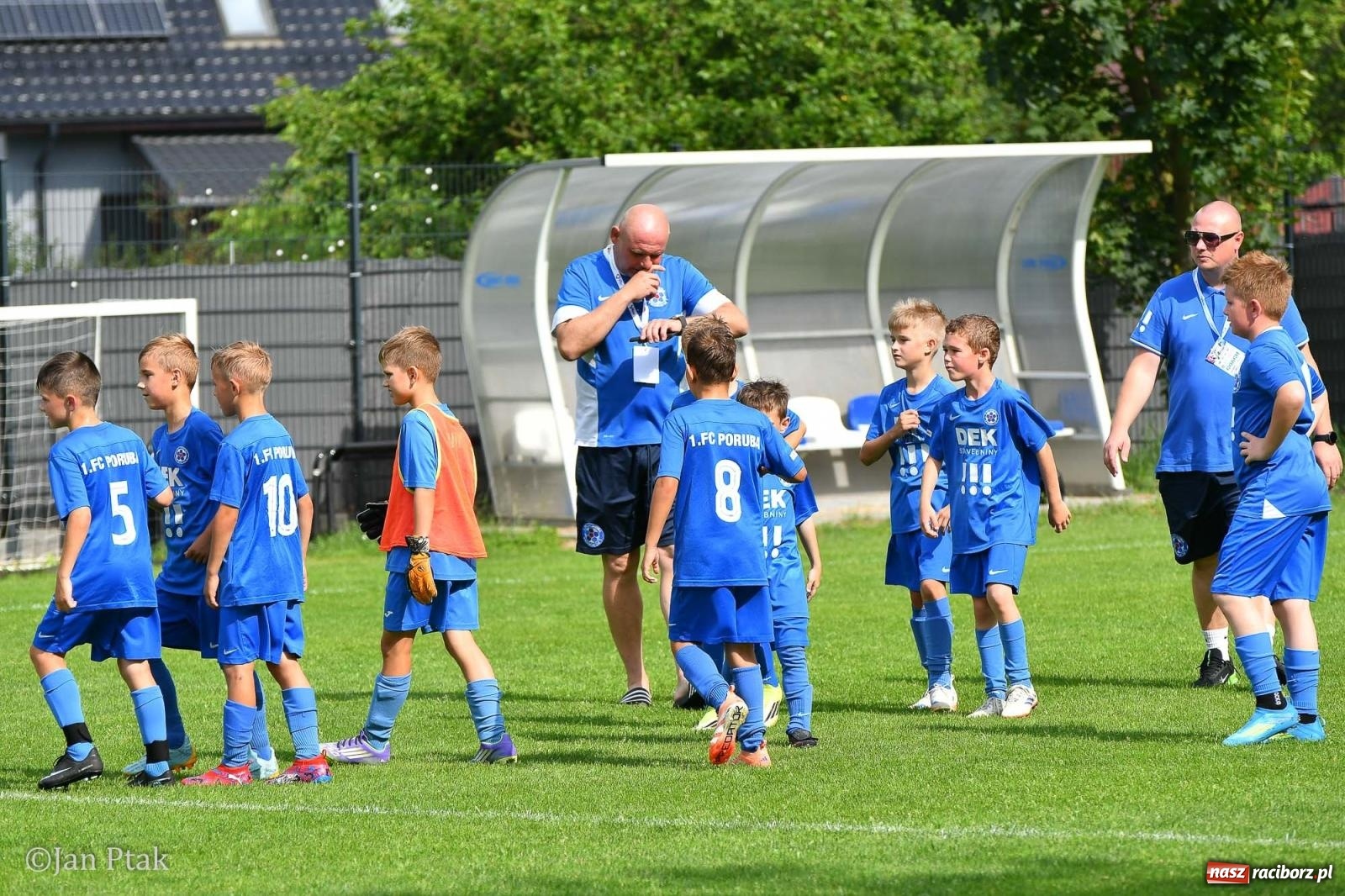Zdjęcie w galerii na portalu naszraciborz.pl: Młody Widzew bezkonkurencyjny w Raciborzu. Zwyciężył w międzynarodowym V4Cup [FOTO] wiadomości z regionu