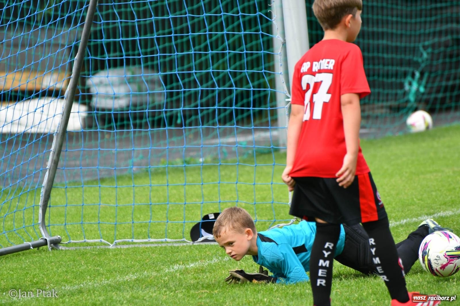 Zdjęcie w galerii na portalu naszraciborz.pl: Młody Widzew bezkonkurencyjny w Raciborzu. Zwyciężył w międzynarodowym V4Cup [FOTO] wiadomości z regionu