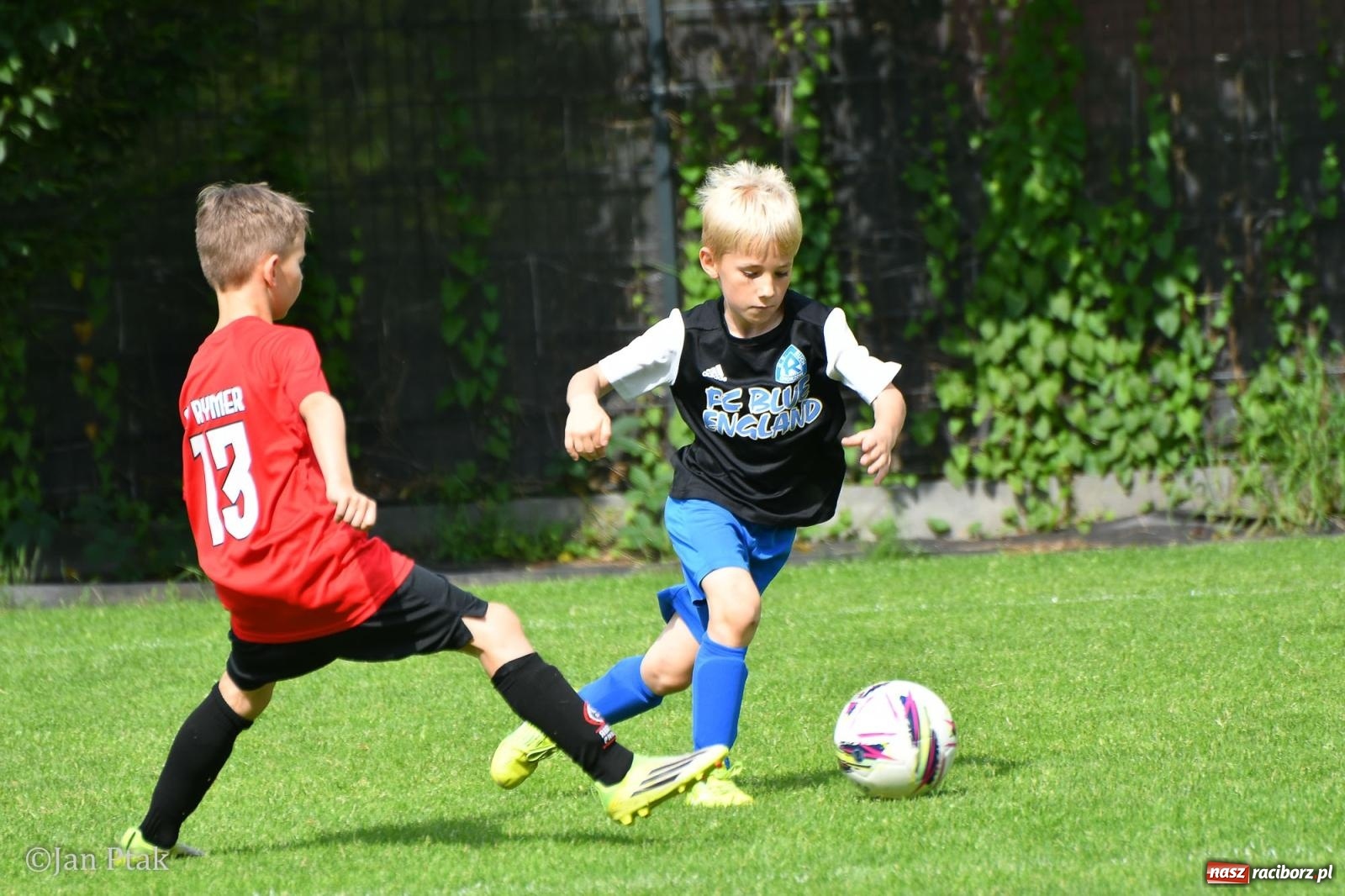 Zdjęcie w galerii na portalu naszraciborz.pl: Młody Widzew bezkonkurencyjny w Raciborzu. Zwyciężył w międzynarodowym V4Cup [FOTO] wiadomości z regionu
