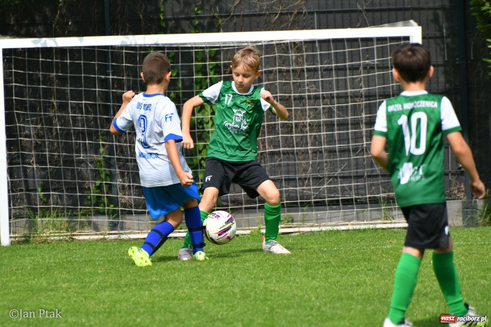 Zdjęcie w galerii na portalu naszraciborz.pl: Młody Widzew bezkonkurencyjny w Raciborzu. Zwyciężył w międzynarodowym V4Cup [FOTO] wiadomości z regionu