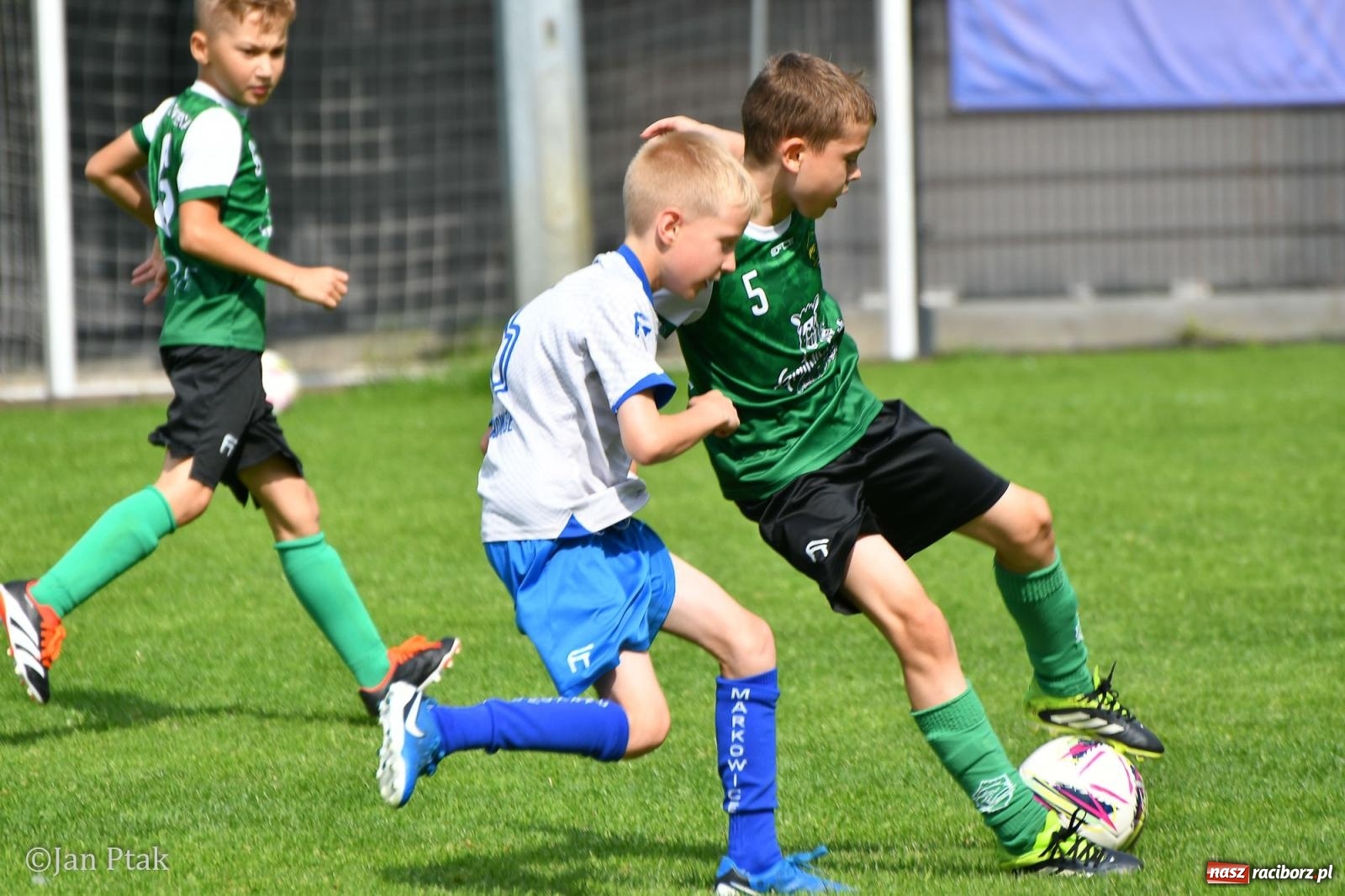 Zdjęcie w galerii na portalu naszraciborz.pl: Młody Widzew bezkonkurencyjny w Raciborzu. Zwyciężył w międzynarodowym V4Cup [FOTO] wiadomości z regionu