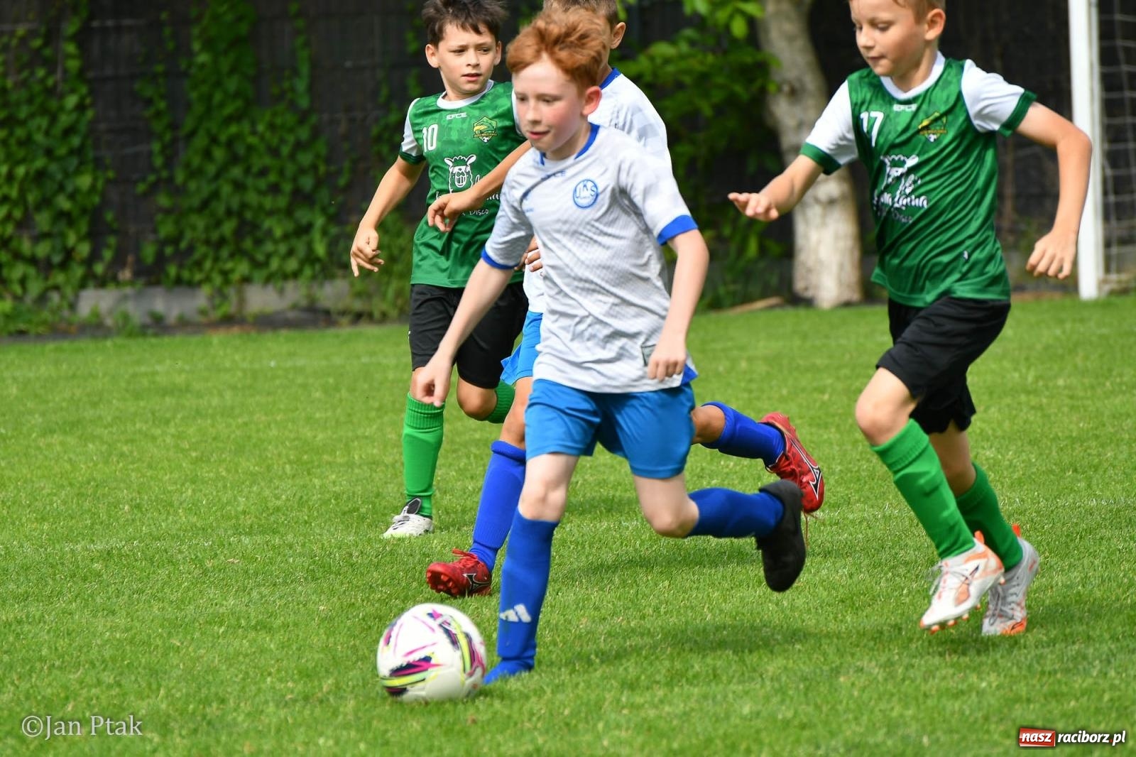 Zdjęcie w galerii na portalu naszraciborz.pl: Młody Widzew bezkonkurencyjny w Raciborzu. Zwyciężył w międzynarodowym V4Cup [FOTO] wiadomości z regionu