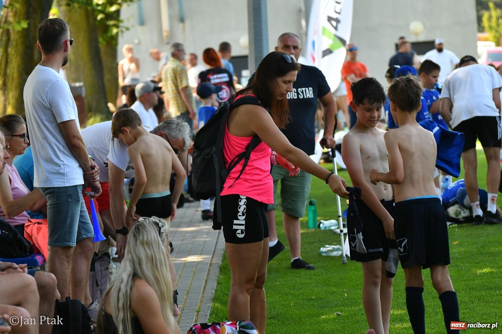 Zdjęcie w galerii na portalu naszraciborz.pl: Młody Widzew bezkonkurencyjny w Raciborzu. Zwyciężył w międzynarodowym V4Cup [FOTO] wiadomości z regionu