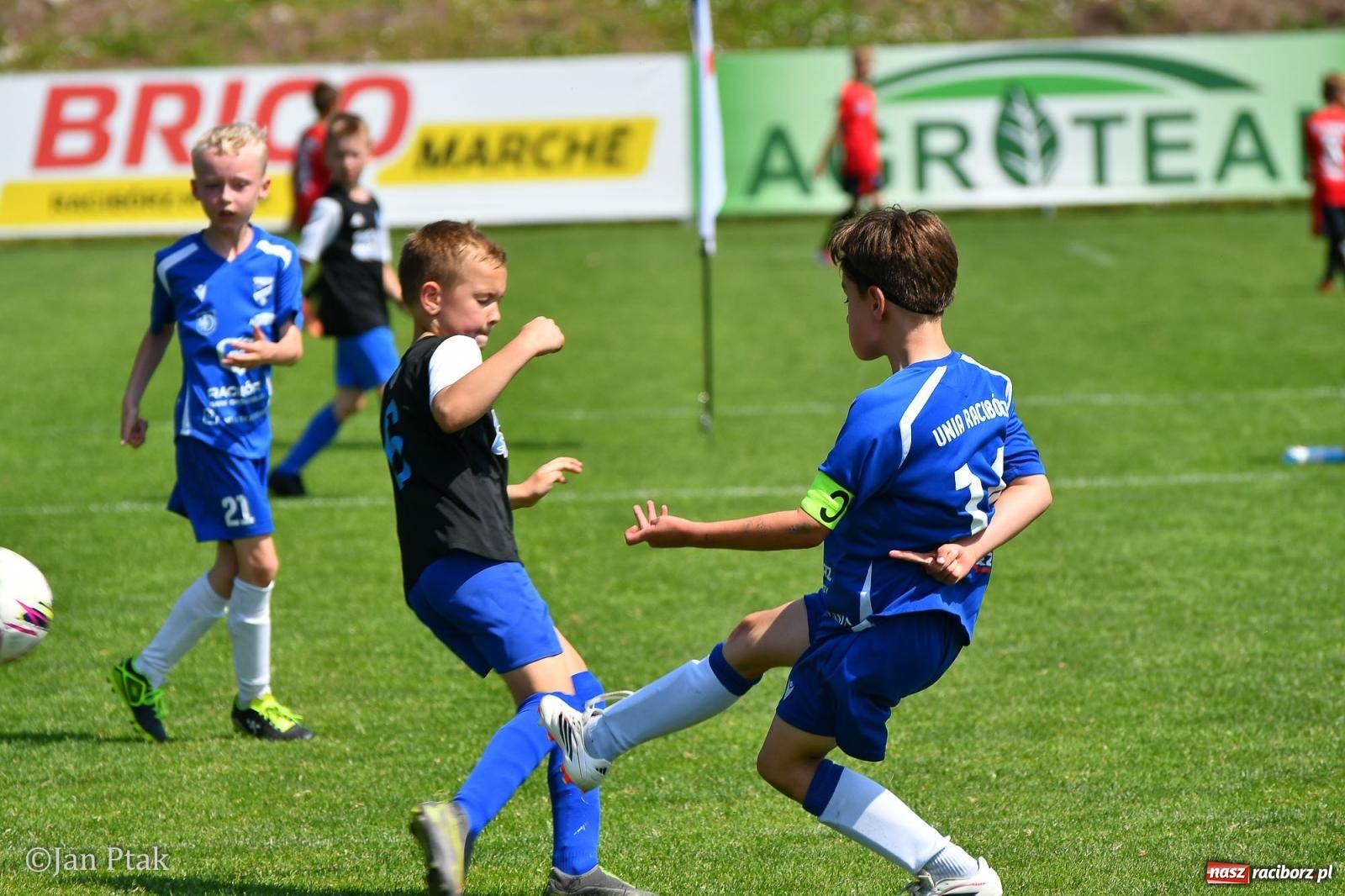 Zdjęcie w galerii na portalu naszraciborz.pl: Młody Widzew bezkonkurencyjny w Raciborzu. Zwyciężył w międzynarodowym V4Cup [FOTO] wiadomości z regionu