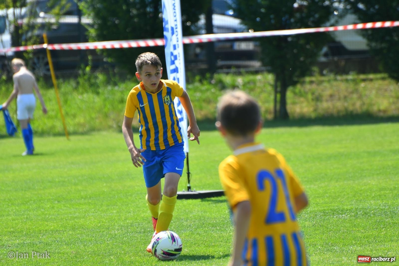 Zdjęcie w galerii na portalu naszraciborz.pl: Młody Widzew bezkonkurencyjny w Raciborzu. Zwyciężył w międzynarodowym V4Cup [FOTO] wiadomości z regionu