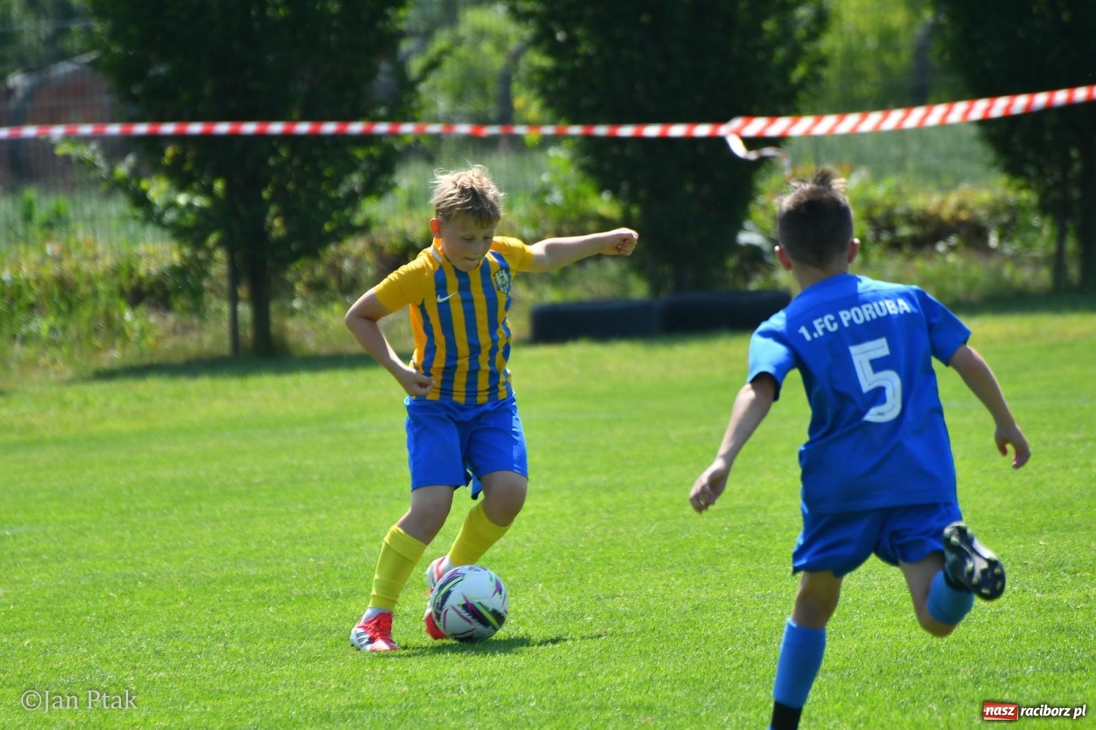 Zdjęcie w galerii na portalu naszraciborz.pl: Młody Widzew bezkonkurencyjny w Raciborzu. Zwyciężył w międzynarodowym V4Cup [FOTO] wiadomości z regionu