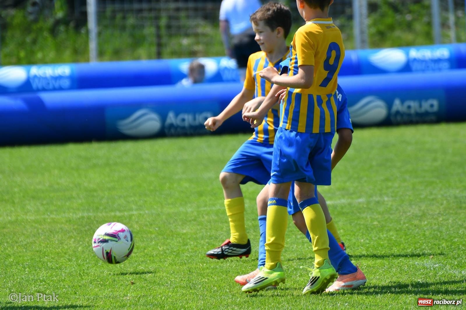 Zdjęcie w galerii na portalu naszraciborz.pl: Młody Widzew bezkonkurencyjny w Raciborzu. Zwyciężył w międzynarodowym V4Cup [FOTO] wiadomości z regionu