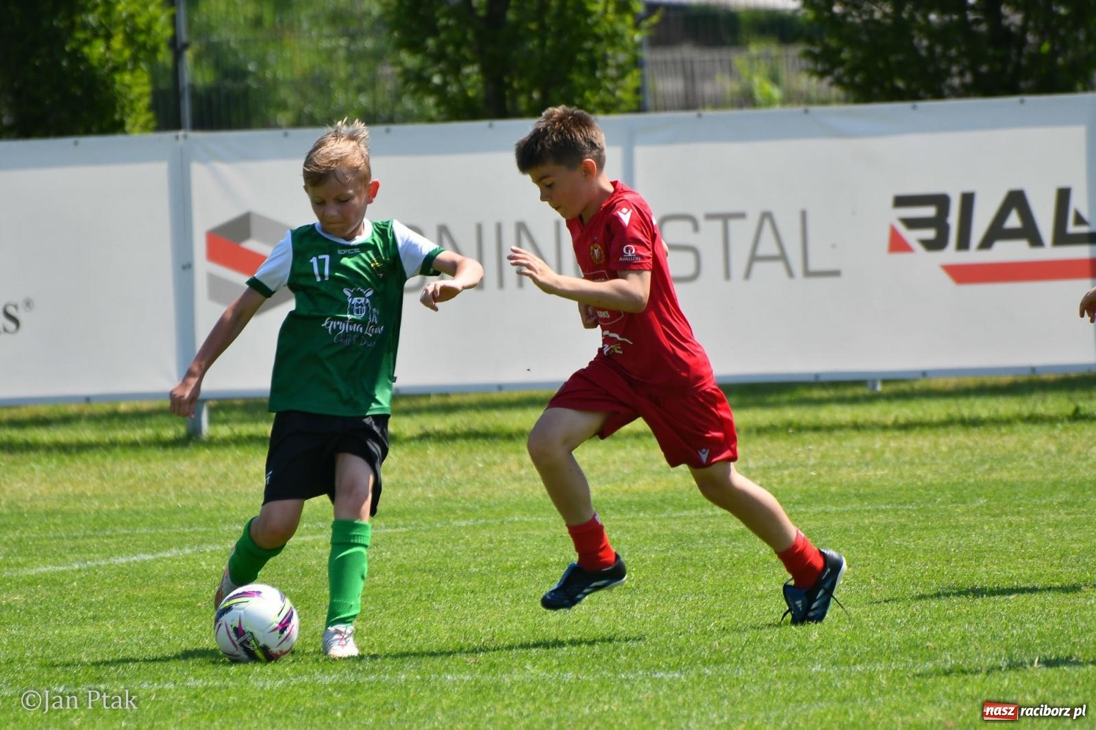 Zdjęcie w galerii na portalu naszraciborz.pl: Młody Widzew bezkonkurencyjny w Raciborzu. Zwyciężył w międzynarodowym V4Cup [FOTO] wiadomości z regionu