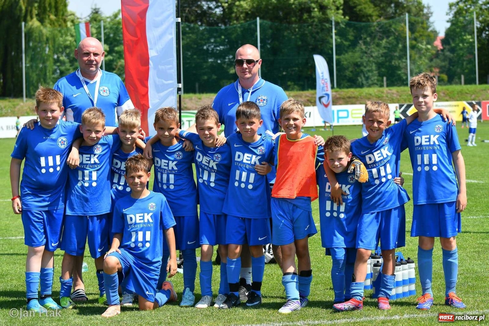 Zdjęcie w galerii na portalu naszraciborz.pl: Młody Widzew bezkonkurencyjny w Raciborzu. Zwyciężył w międzynarodowym V4Cup [FOTO] wiadomości z regionu