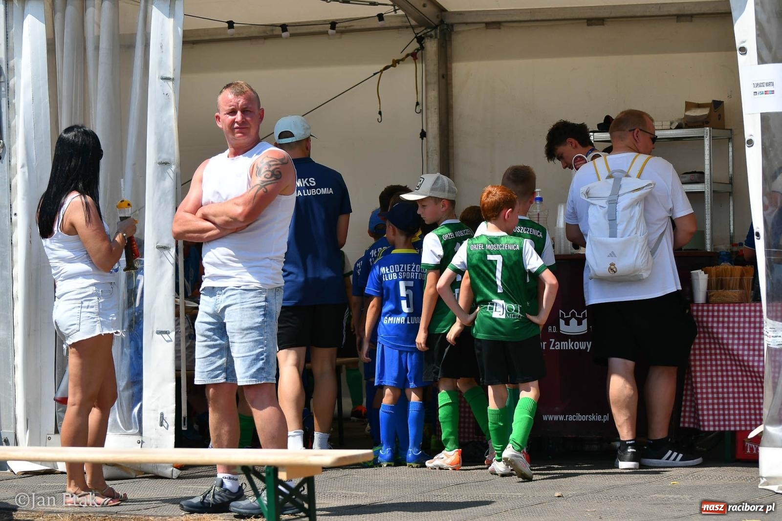 Zdjęcie w galerii na portalu naszraciborz.pl: Młody Widzew bezkonkurencyjny w Raciborzu. Zwyciężył w międzynarodowym V4Cup [FOTO] wiadomości z regionu
