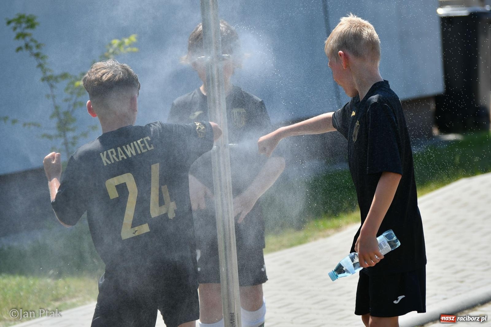 Zdjęcie w galerii na portalu naszraciborz.pl: Młody Widzew bezkonkurencyjny w Raciborzu. Zwyciężył w międzynarodowym V4Cup [FOTO] wiadomości z regionu