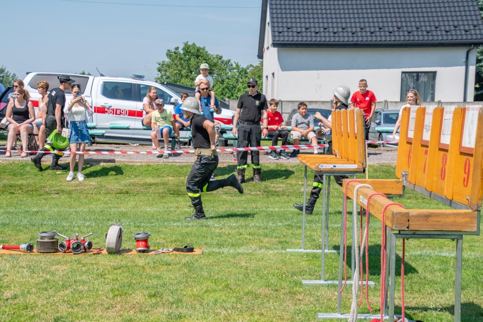 Zdjęcie w galerii na portalu naszraciborz.pl: Roszków, Owsiszcze i Bolesław z Pucharami Wójta Gminy Krzyżanowice wiadomości z regionu