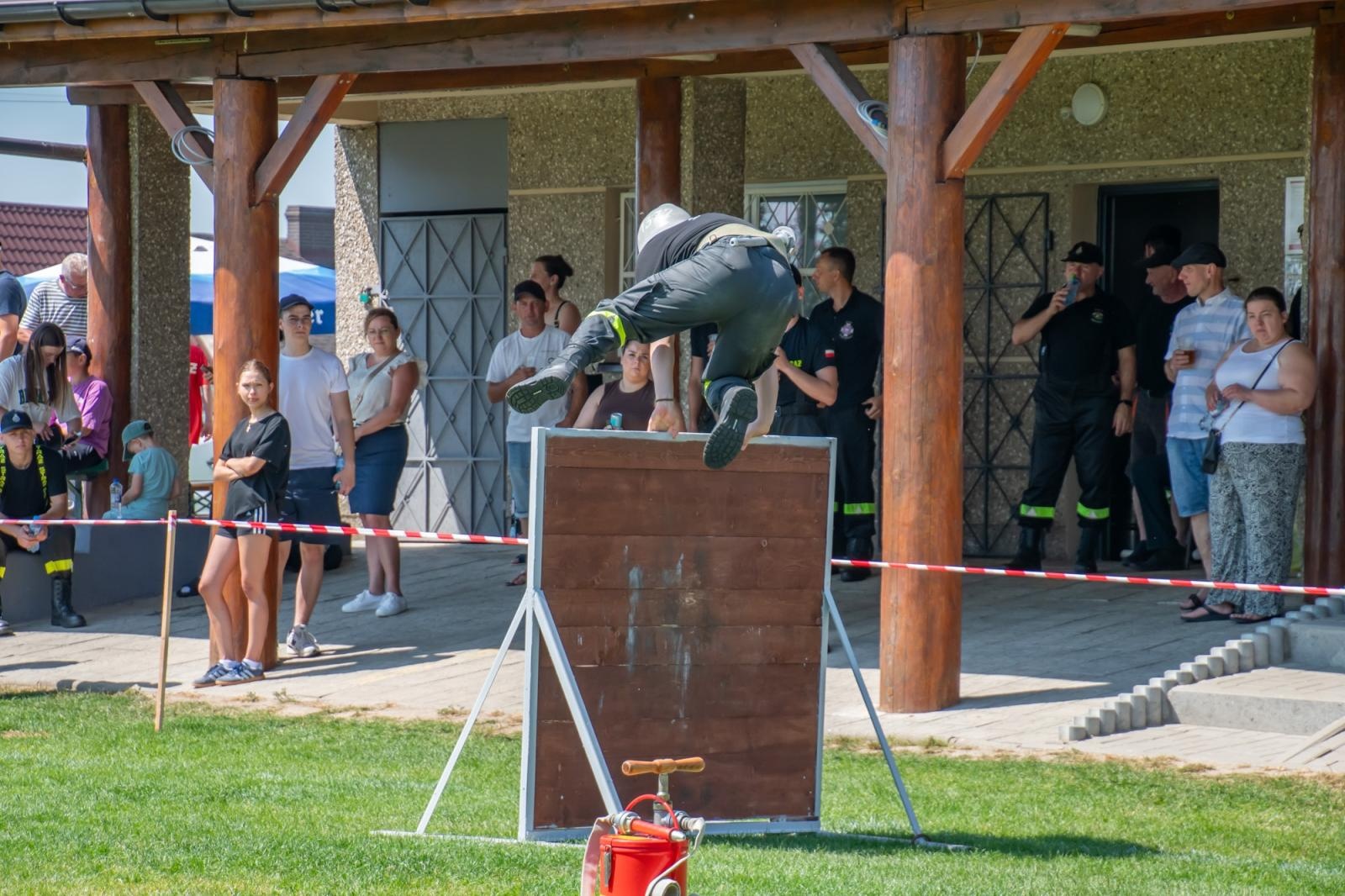Zdjęcie w galerii na portalu naszraciborz.pl: Roszków, Owsiszcze i Bolesław z Pucharami Wójta Gminy Krzyżanowice wiadomości z regionu
