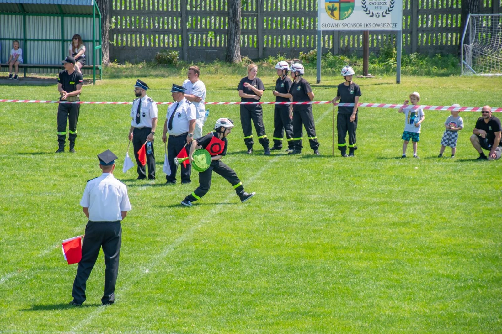 Zdjęcie w galerii na portalu naszraciborz.pl: Roszków, Owsiszcze i Bolesław z Pucharami Wójta Gminy Krzyżanowice wiadomości z regionu