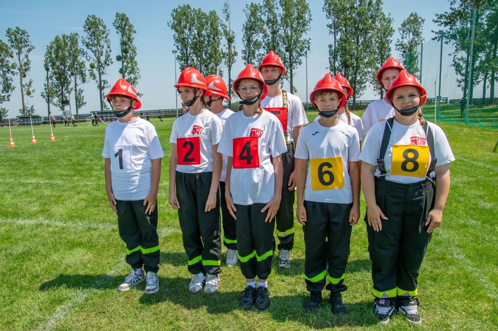 Zdjęcie w galerii na portalu naszraciborz.pl: Roszków, Owsiszcze i Bolesław z Pucharami Wójta Gminy Krzyżanowice wiadomości z regionu