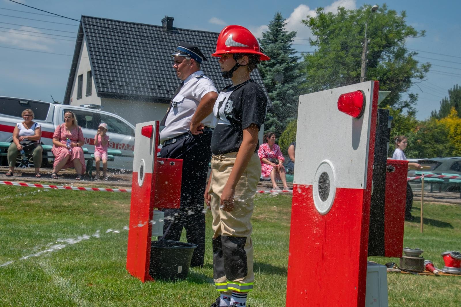 Zdjęcie w galerii na portalu naszraciborz.pl: Roszków, Owsiszcze i Bolesław z Pucharami Wójta Gminy Krzyżanowice wiadomości z regionu